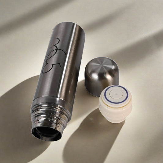 Top view of the 500ml stainless steel water bottle with its secure, leak-proof cap.